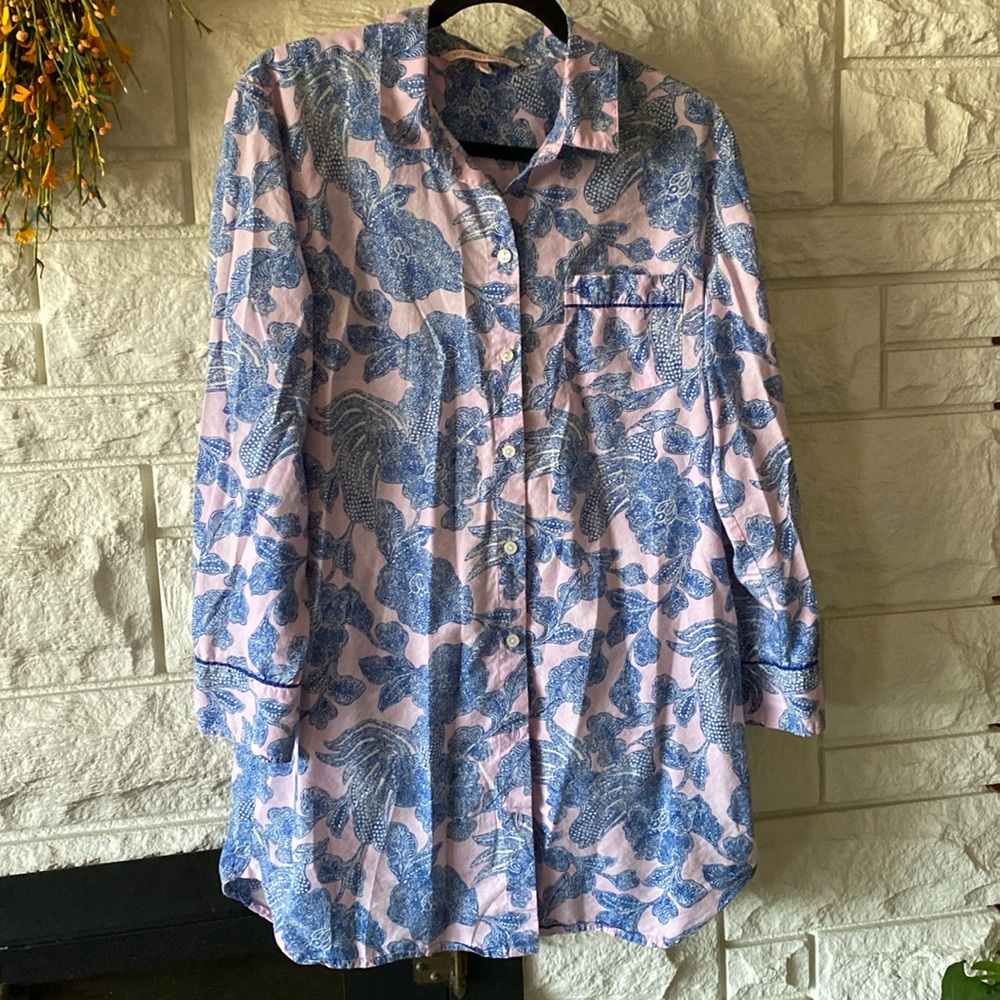 ✨VS Night Shirt/Gown - Medium